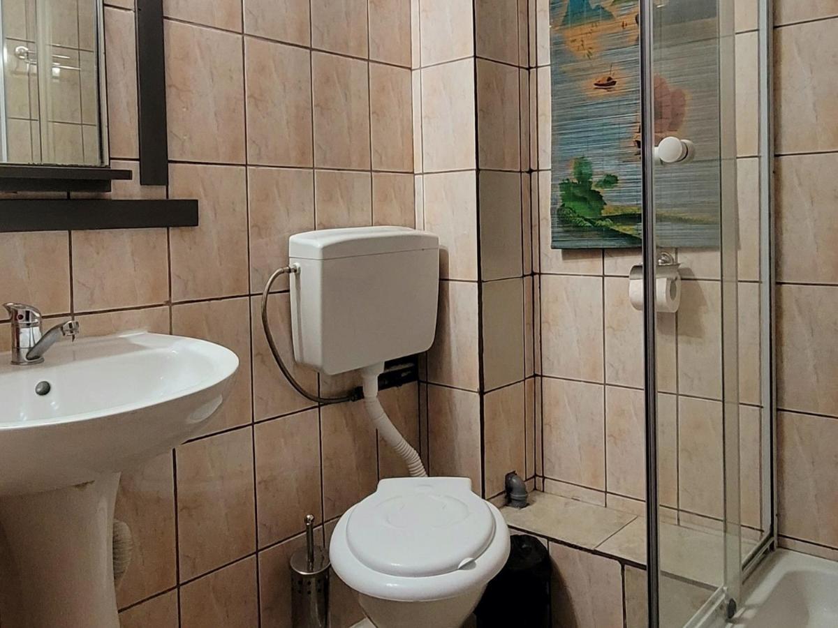 Gasthaus Am Bahnhof Sighişoara Exteriör bild